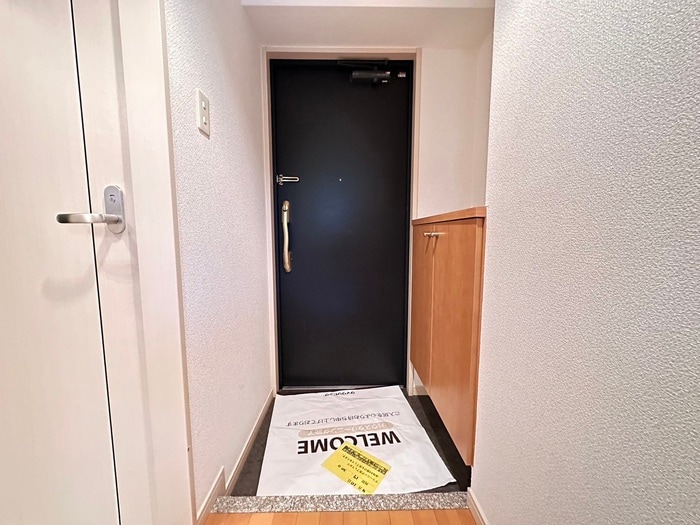 物件内観写真10　(玄関)