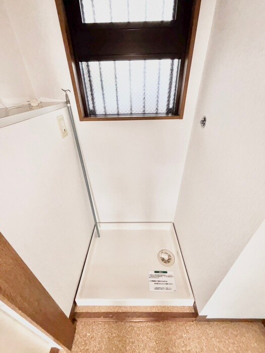 物件内観写真17　(洗濯機置場)