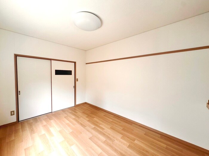 物件内観写真8　(居室)