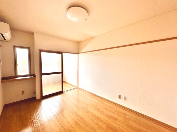 物件内観写真8　(居室)