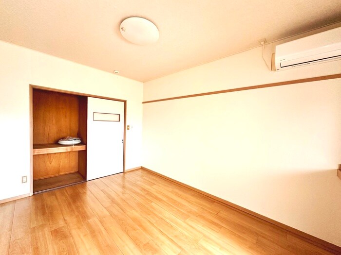 物件内観写真10　(居室)