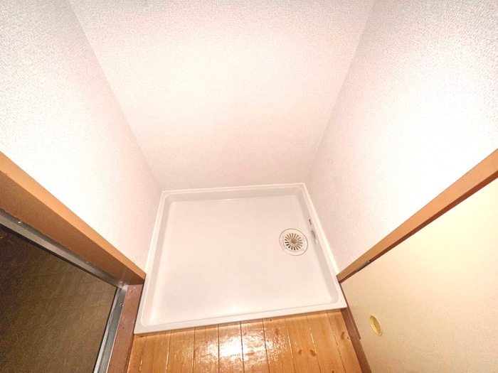 物件内観写真16　(洗濯機置場)