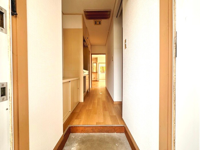 物件内観写真17　(廊下)