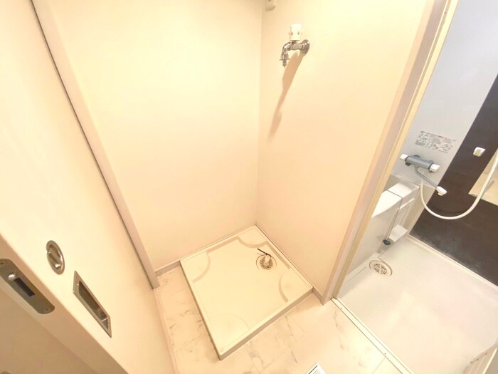 物件内観写真12　(洗濯機置場)