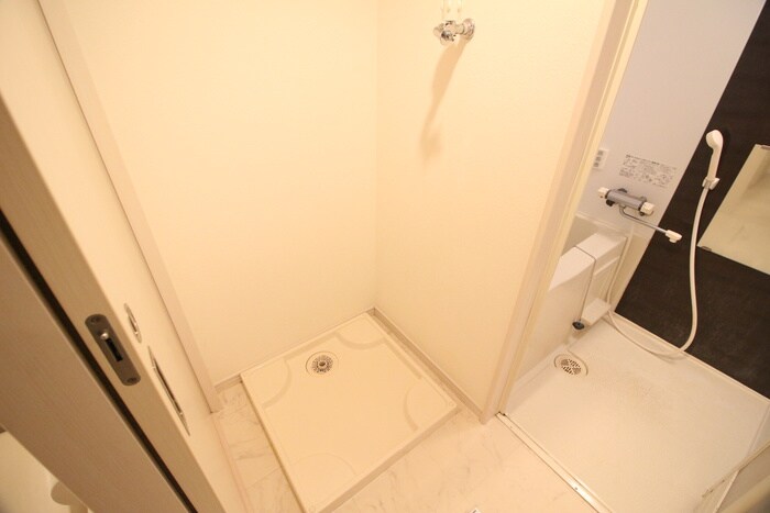 物件内観写真13　(洗濯機置場)