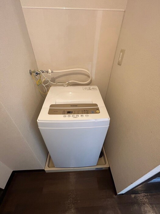 物件内観写真12　(洗濯機置場)