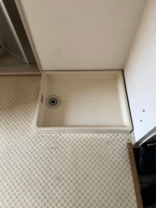 物件内観写真12　(洗濯機置場)