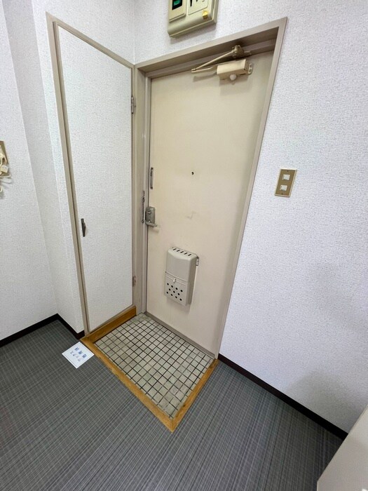 物件内観写真15　(玄関)