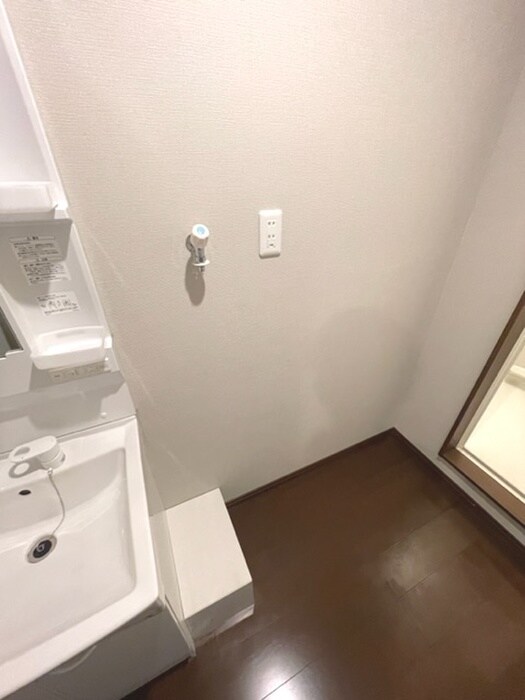 物件内観写真11　(洗濯機置場)