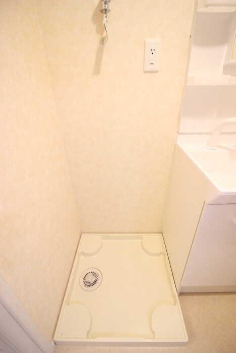 物件内観写真15　(洗濯機置場)