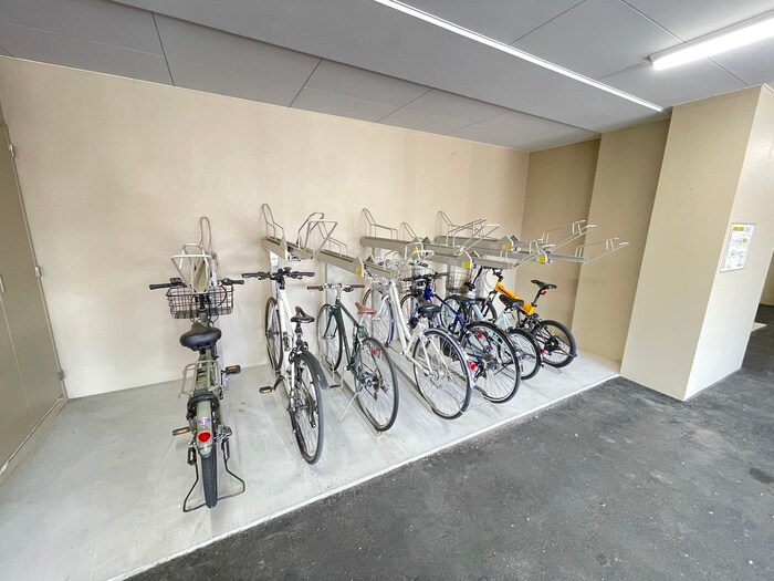 物件外観写真6　(駐輪場)