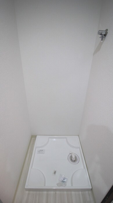 物件内観写真14　(洗濯機置場)