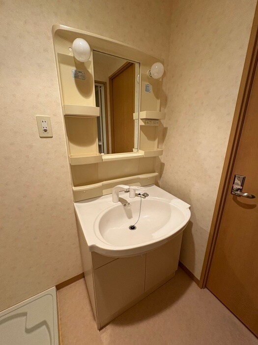 物件内観写真11　(洗面)