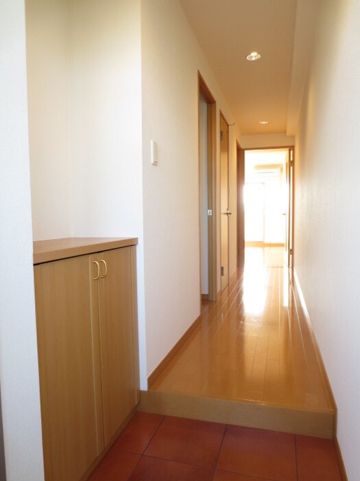 物件内観写真7　(玄関)