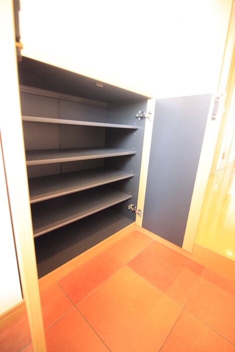 物件内観写真9　(靴箱)