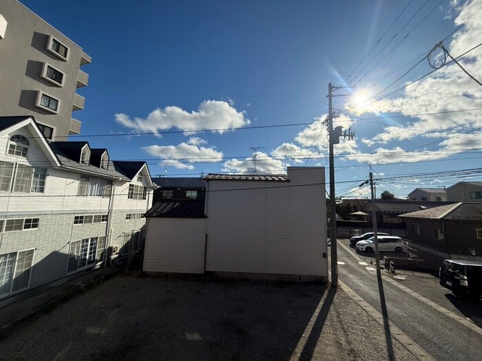 物件内観写真18　(室内からの展望)