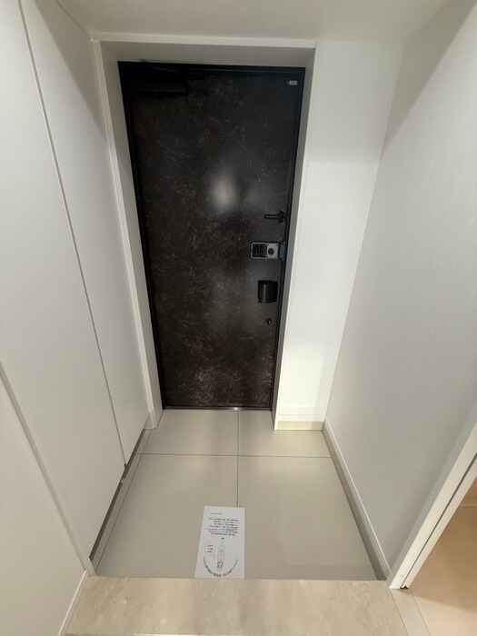物件内観写真17　(玄関)
