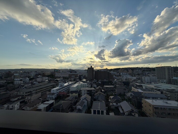 物件内観写真20　(室内からの展望)