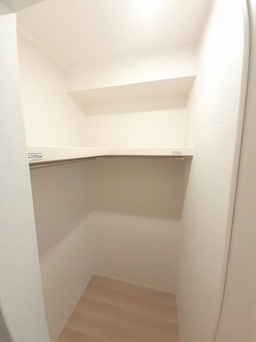 物件内観写真12　(収納)