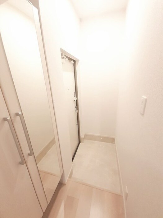 物件内観写真15　(玄関)