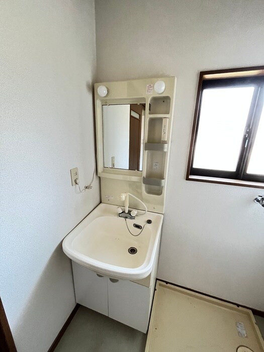 物件内観写真11　(洗面)