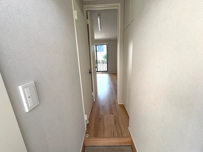 物件内観写真15　(廊下)