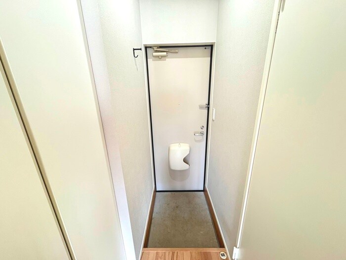 物件内観写真17　(玄関)
