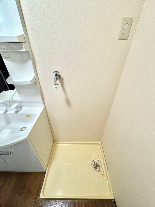 物件内観写真16　(洗濯機置場)