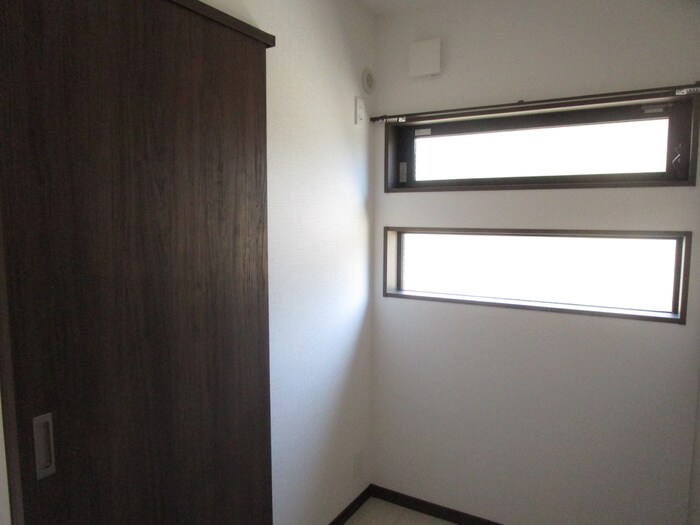 物件内観写真10　(収納)