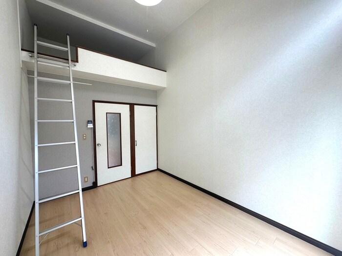 物件内観写真8　(居室)