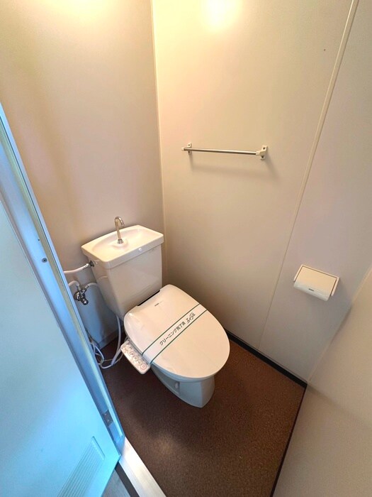 物件内観写真14　(トイレ)