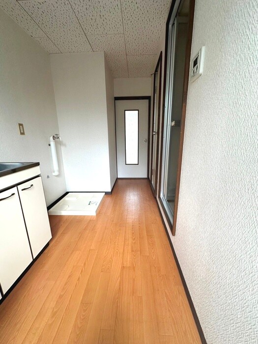 物件内観写真16　(廊下)