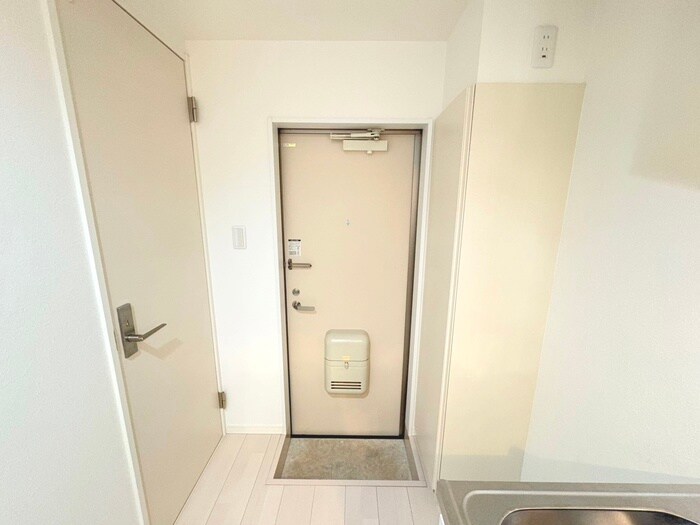 物件内観写真18　(玄関)