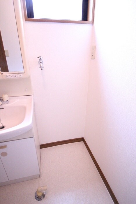 物件内観写真9　(洗濯機置場)