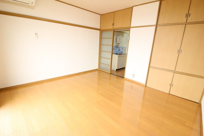 物件内観写真8　(居室)