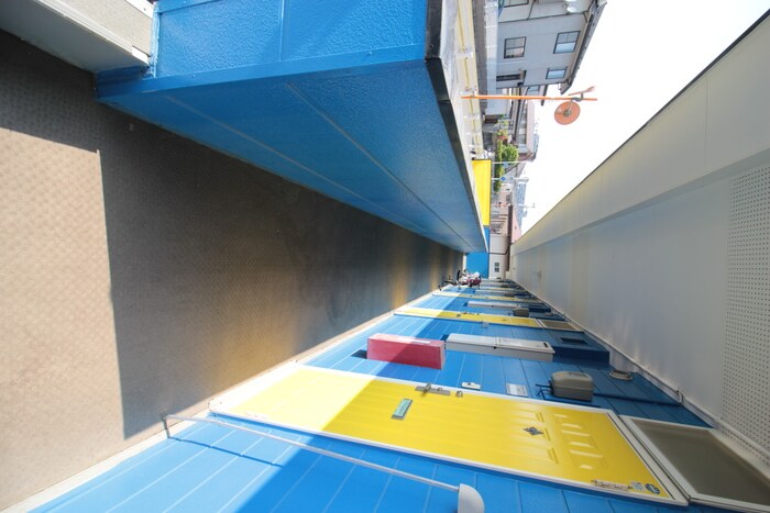 物件外観写真5　(エントランス部分)