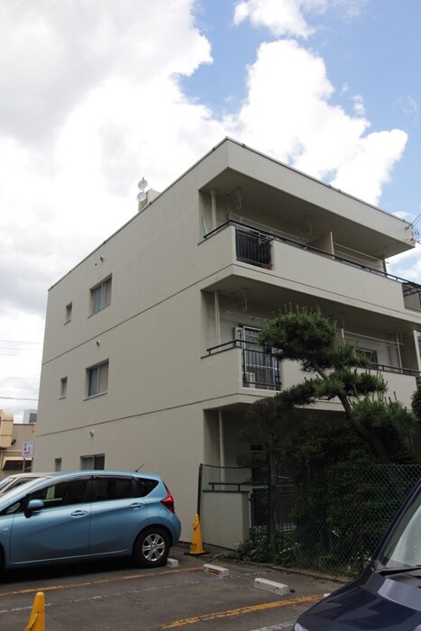 物件外観写真5　(駐車場)