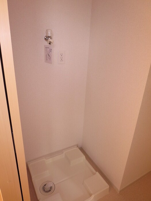 物件内観写真13　(洗濯機置場)