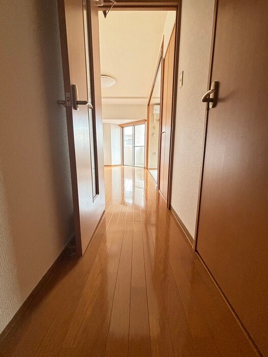 物件内観写真21　(廊下)