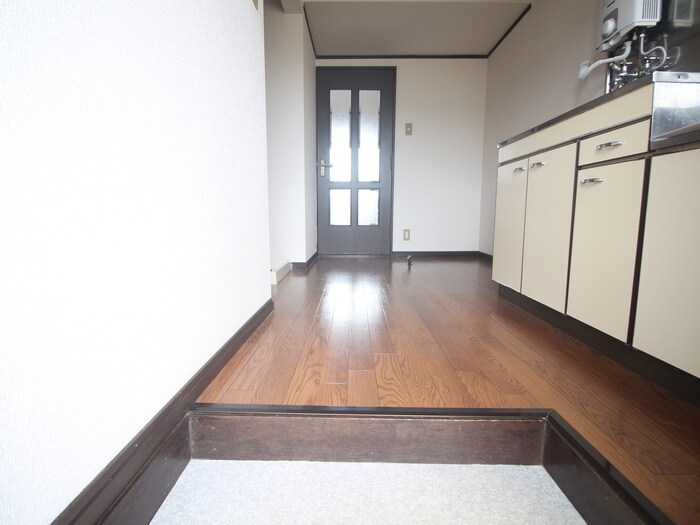 物件内観写真16　(廊下)