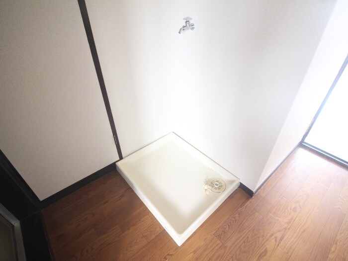 物件内観写真18　(洗濯機置場)