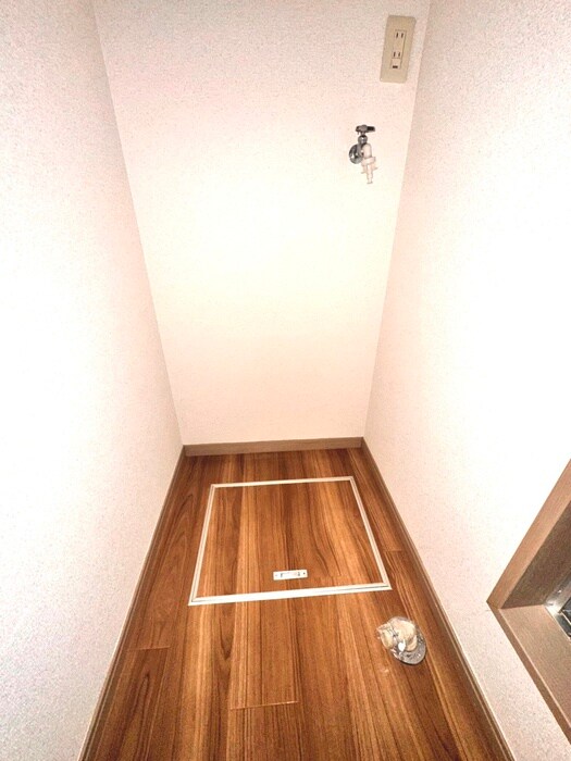 物件内観写真15　(洗濯機置場)