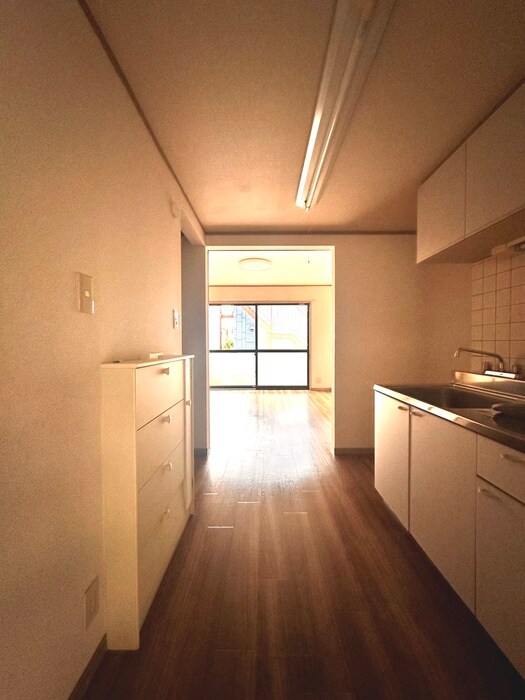 物件内観写真17　(廊下)