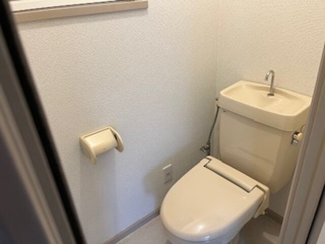 物件内観写真8　(トイレ)