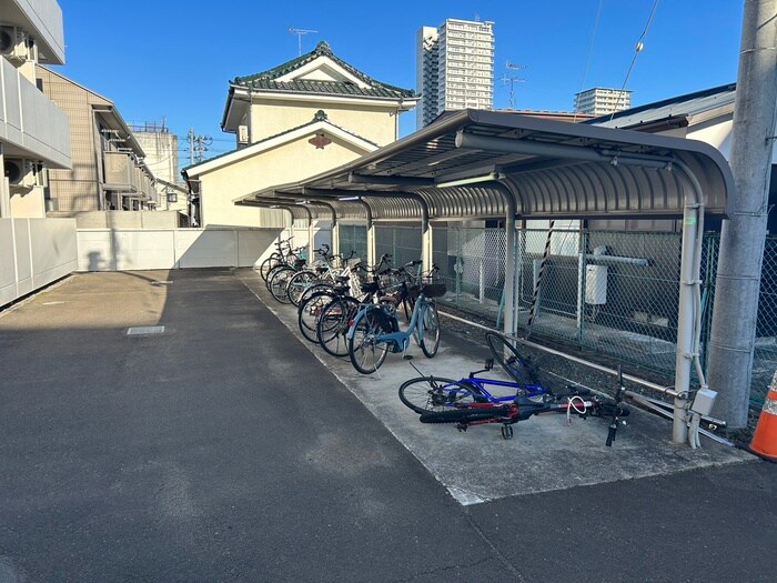 物件外観写真6　(駐輪場)