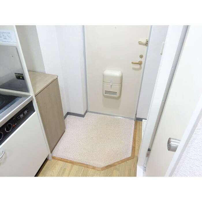 物件内観写真14　(玄関)