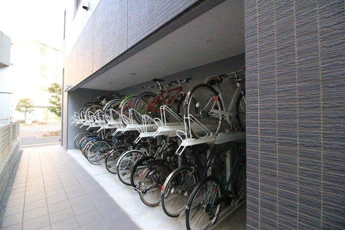 物件外観写真4　(駐輪場)