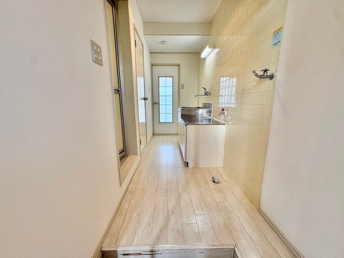 物件内観写真12　(廊下)