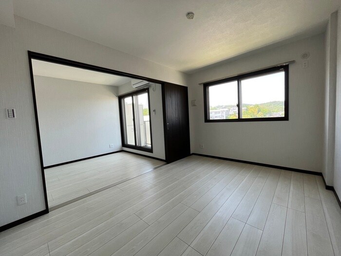 物件内観写真9　(居室)