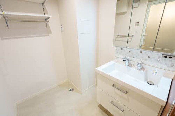 物件内観写真13　(洗面)